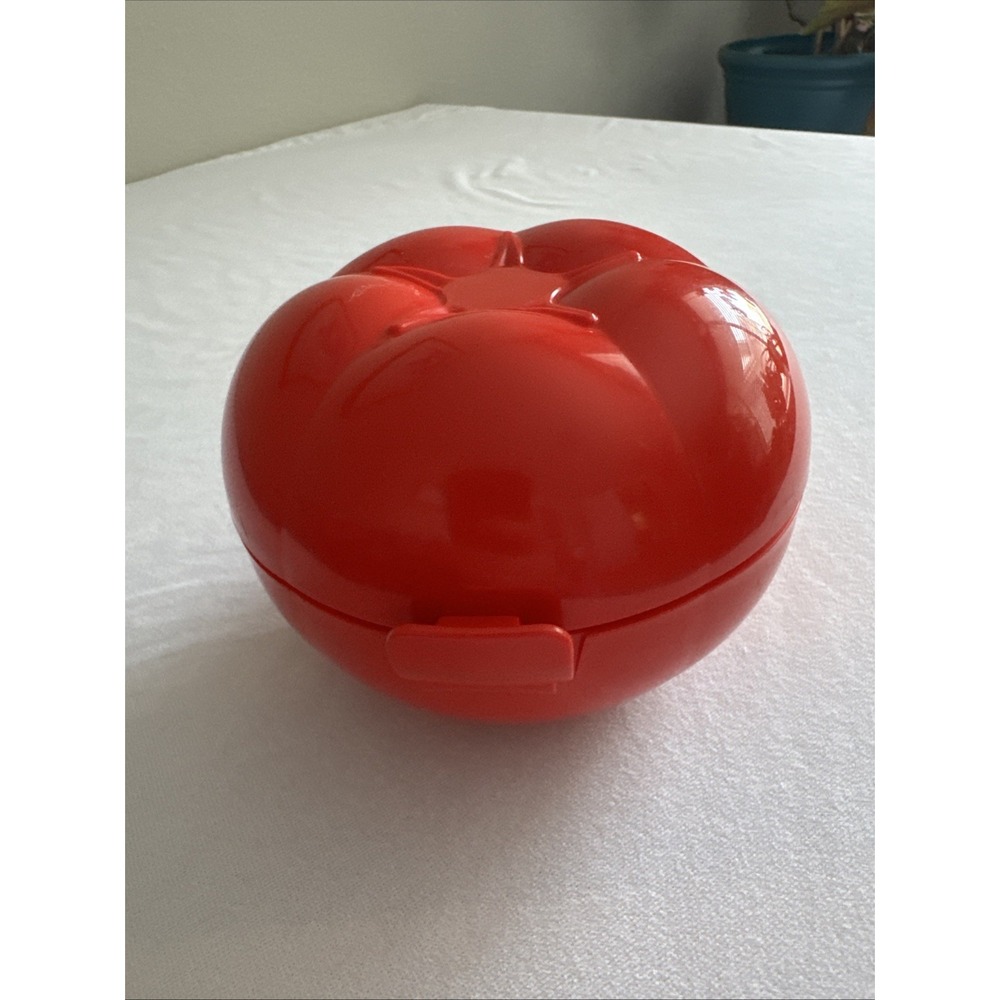Tupperware Red Tomato Keeper Excellent Condition